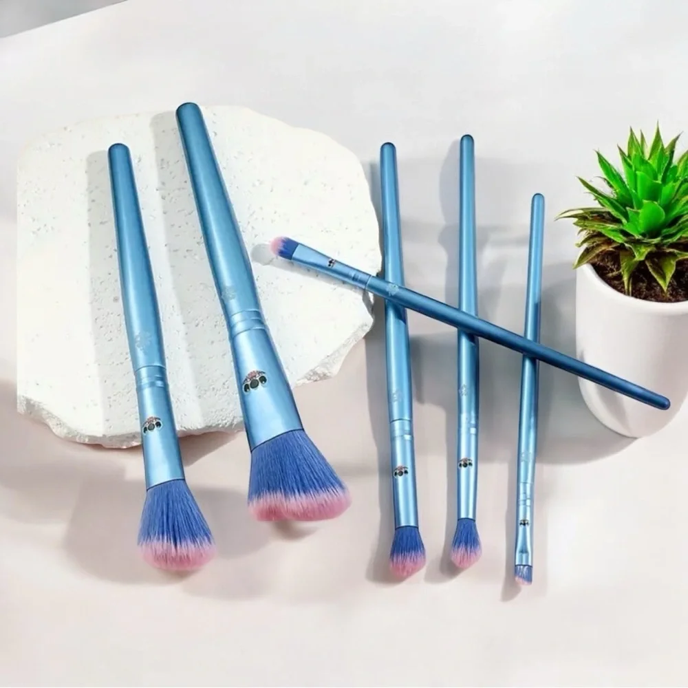 Stitch Makeup Brush 6 Piece Set in Blue with Pink tip